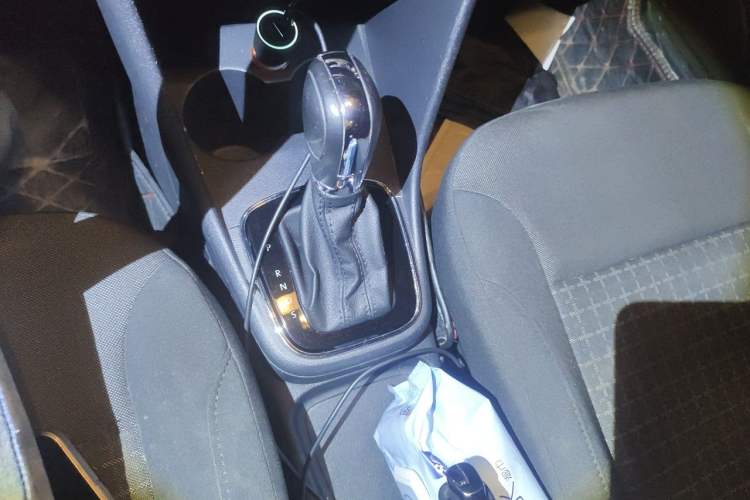 Used Volkswagen Polo 2016 1.6L Automatic Comfort Model Gear Lever