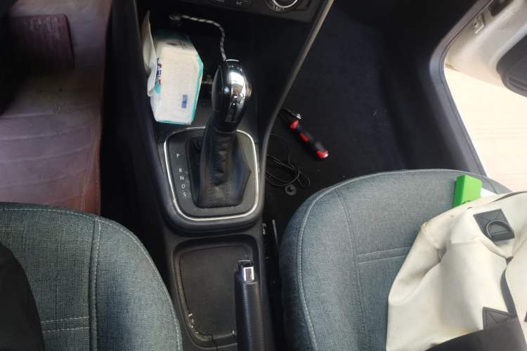Used Volkswagen Polo 2016 1.4L Automatic Trendy Model Gear Lever