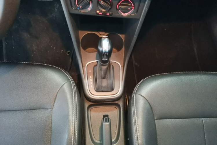 Used Volkswagen Polo 2016 1.4L Automatic Trendy Model Gear Lever