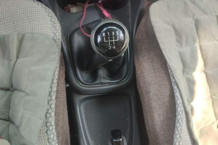 Used Volkswagen Polo 2016 1.4L Manual Fashion Model Gear Lever