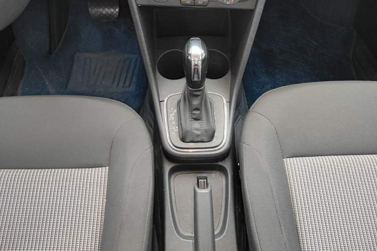 Used Volkswagen Polo 2016 1.4L Automatic Trendy Model Gear Lever