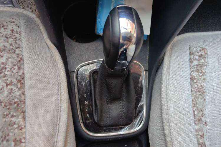 Used Volkswagen Polo 2016 1.6L Automatic Comfort Model Gear Lever