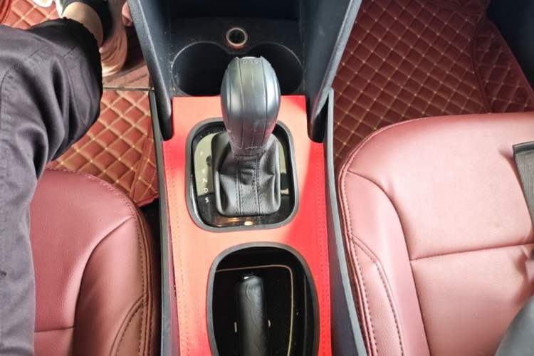 Used Volkswagen Polo 2016 1.6L Automatic Comfort Model Gear Lever