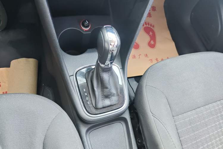 Used Volkswagen Polo 2016 1.6L Automatic Comfort Model Gear Lever