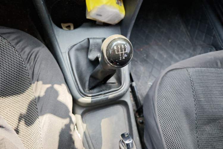 Used Volkswagen Polo 2016 1.4L Manual Fashion Model Gear Lever