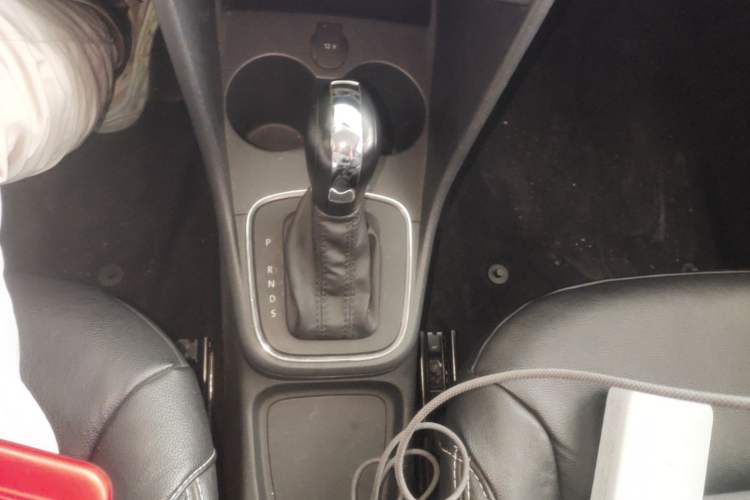 Used Volkswagen Polo 2016 1.4L Automatic Trendy Model Gear Lever
