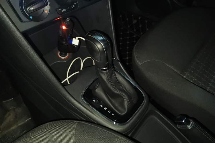 Used Volkswagen Polo 2016 1.6L Automatic Comfort Model Gear Lever