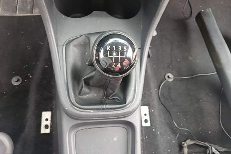 Used Volkswagen Polo 2016 1.4L Manual Fashion Model Gear Lever