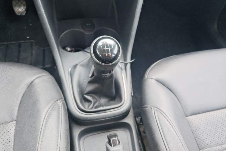 Used Volkswagen Polo 2016 1.4L Manual Fashion Model Gear Lever