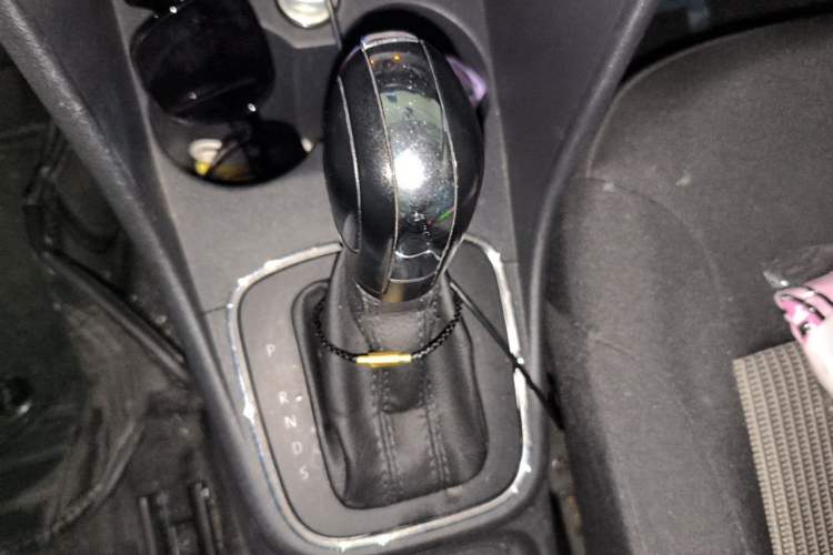 Used Volkswagen Polo 2016 1.4L Automatic Trendy Model Gear Lever