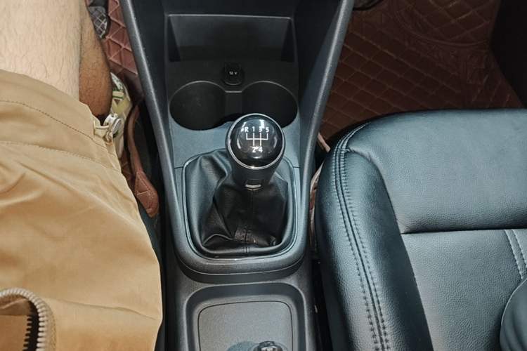 Used Volkswagen Polo 2016 1.4L Manual Fashion Model Gear Lever