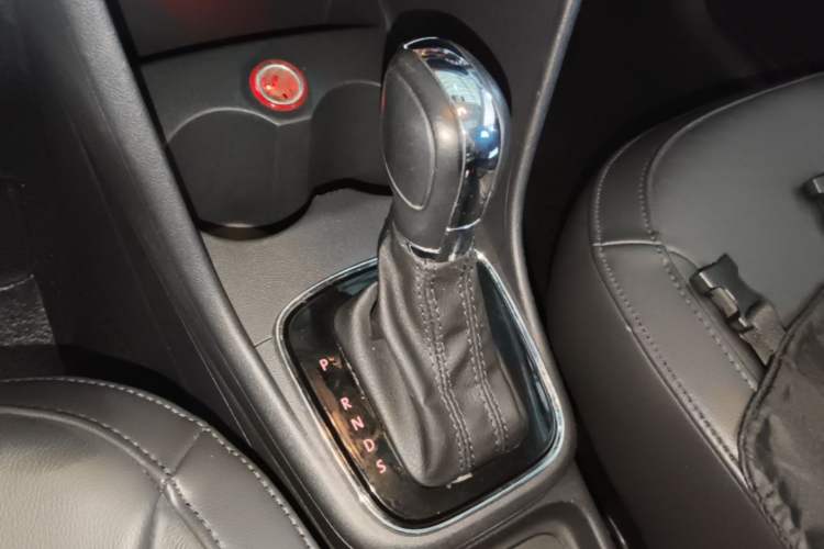 Used Volkswagen Polo 2016 1.6L Automatic Luxury Model Gear Lever