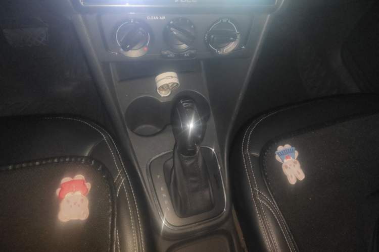 Used Volkswagen Polo 2016 1.4L Automatic Trendy Model Gear Lever