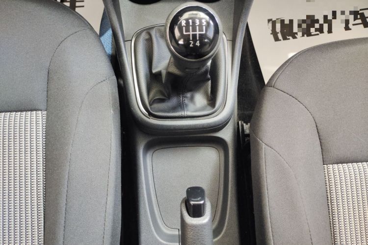 Used Volkswagen Polo 2016 1.4L Manual Fashion Model Gear Lever