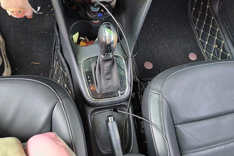 Used Volkswagen Polo 2016 1.6L Automatic Luxury Model Gear Lever