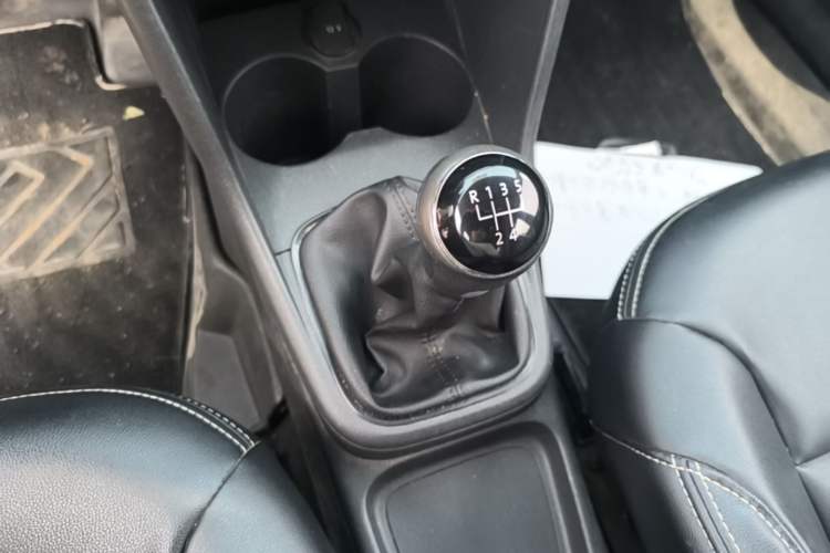 Used Volkswagen Polo 2016 1.4L Manual Fashion Model Gear Lever
