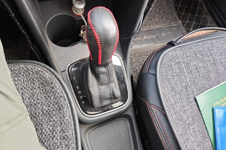 Used Volkswagen Polo 2016 1.6L Automatic Comfort Model Gear Lever