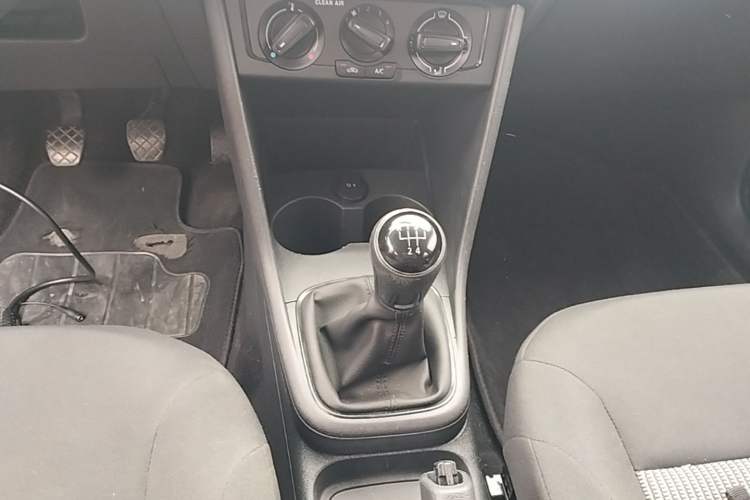 Used Volkswagen Polo 2016 1.4L Manual Fashion Model Gear Lever