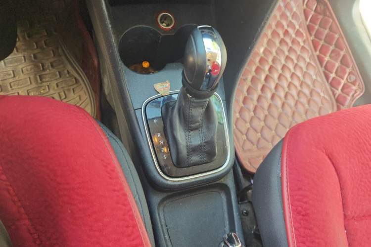 Used Volkswagen Polo 2016 1.6L Automatic Comfort Model Gear Lever