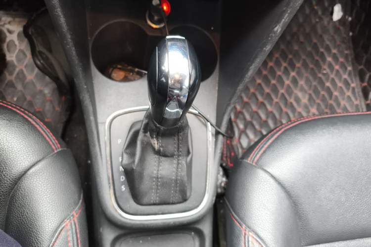 Used Volkswagen Polo 2016 1.4L Automatic Trendy Model Gear Lever