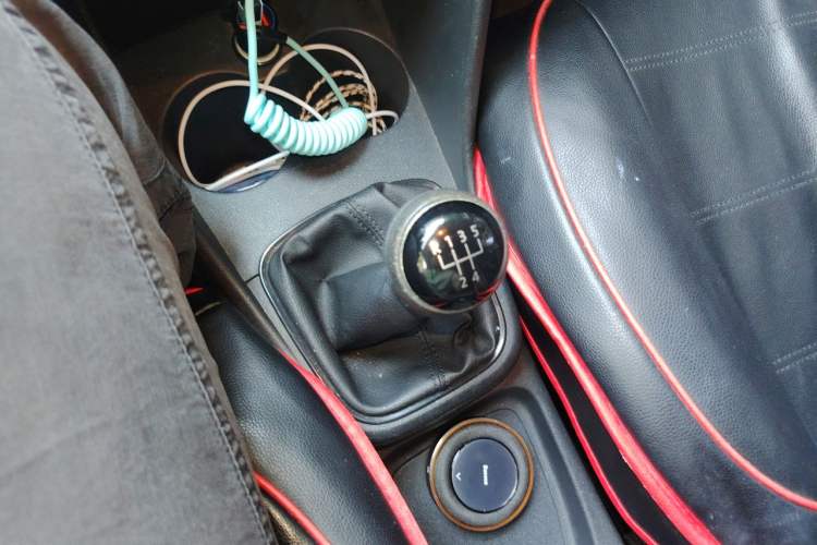 Used Volkswagen Polo 2016 1.4L Manual Fashion Model Gear Lever