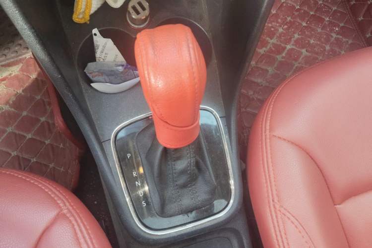 Used Volkswagen Polo 2016 1.6L Automatic Comfort Model Gear Lever