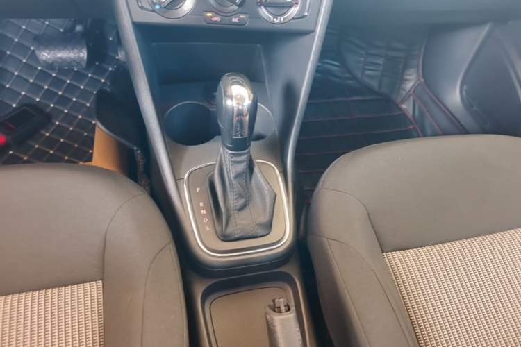 Used Volkswagen Polo 2016 1.4L Automatic Trendy Model Gear Lever