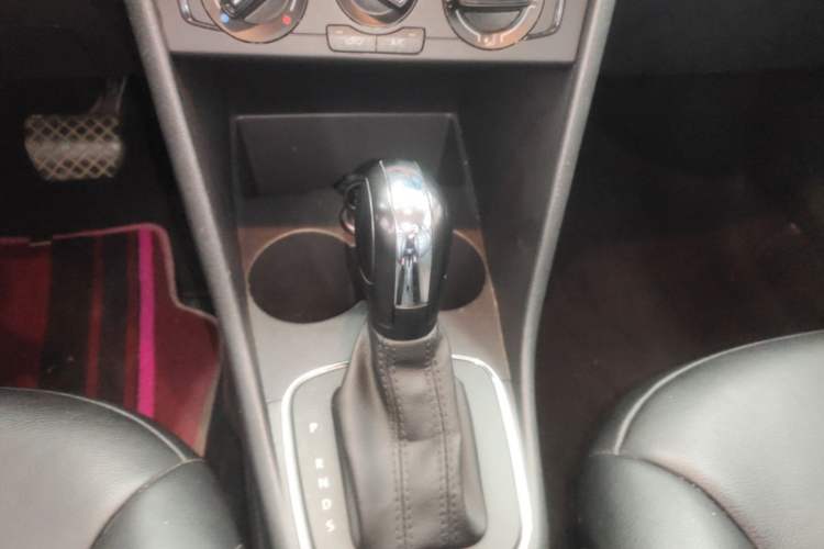 Used Volkswagen Polo 2016 1.4L Automatic Trendy Model Gear Lever