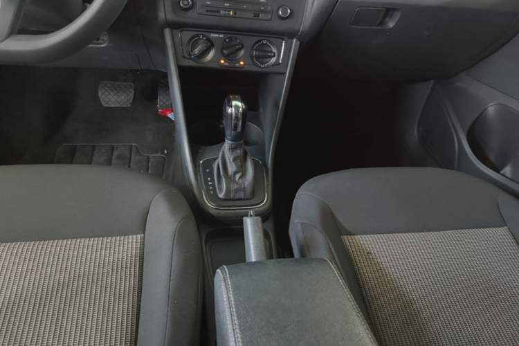 Used Volkswagen Polo 2016 1.4L Automatic Trendy Model Gear Lever