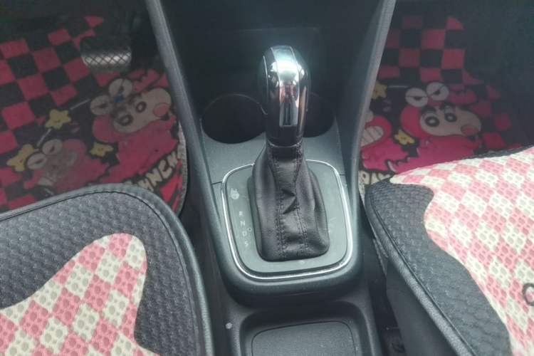 Used Volkswagen Polo 2016 1.4L Automatic Trendy Model Gear Lever