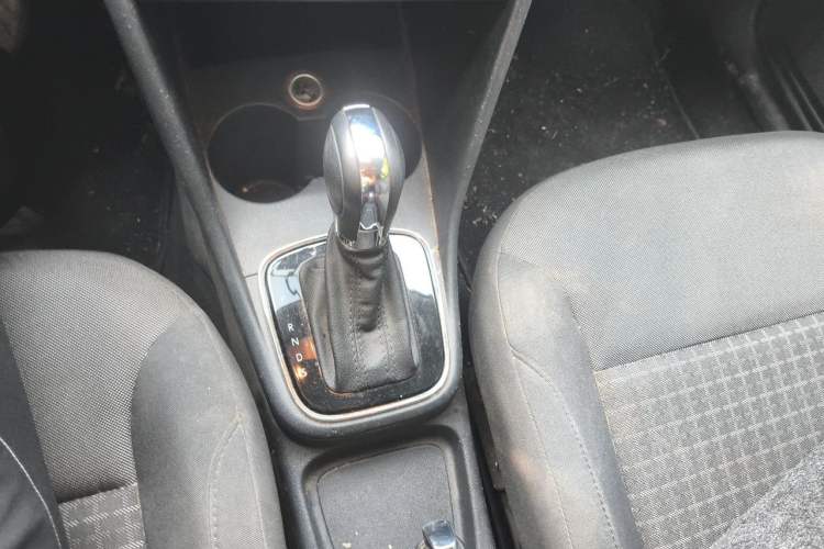Used Volkswagen Polo 2016 1.6L Automatic Comfort Model Gear Lever