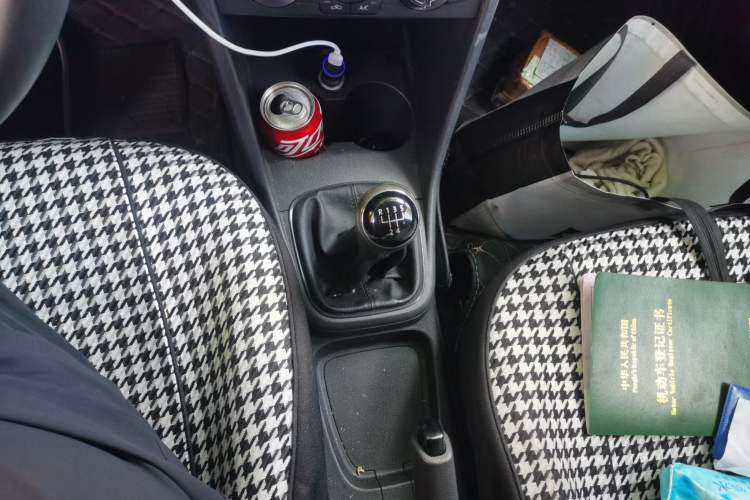 Used Volkswagen Polo 2016 1.4L Manual Fashion Model Gear Lever