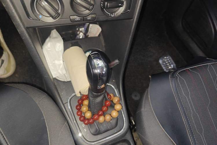 Used Volkswagen Polo 2016 1.4L Automatic Trendy Model Gear Lever