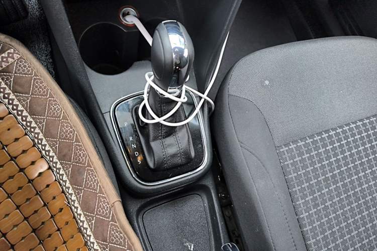 Used Volkswagen Polo 2016 1.6L Automatic Comfort Model Gear Lever