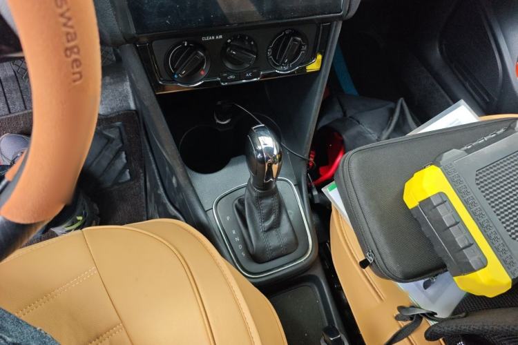 Used Volkswagen Polo 2016 1.4L Automatic Trendy Model Gear Lever