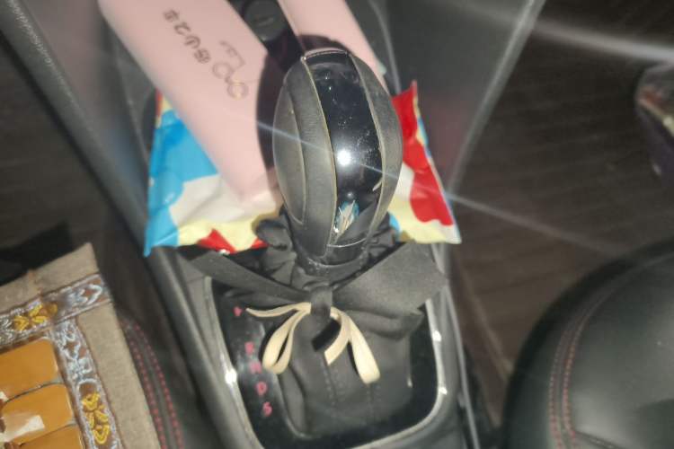 Used Volkswagen Polo 2016 1.6L Automatic Comfort Model Gear Lever