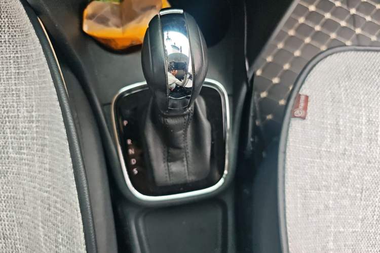 Used Volkswagen Polo 2016 1.6L Automatic Comfort Model Gear Lever