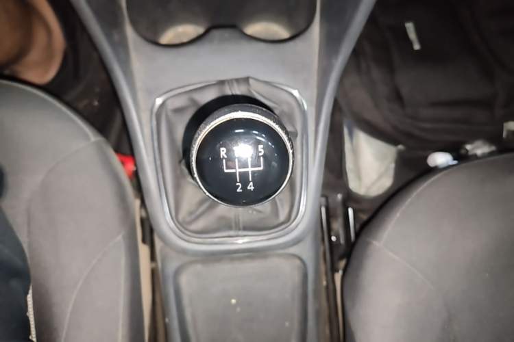 Used Volkswagen Polo 2016 1.4L Manual Fashion Model Gear Lever