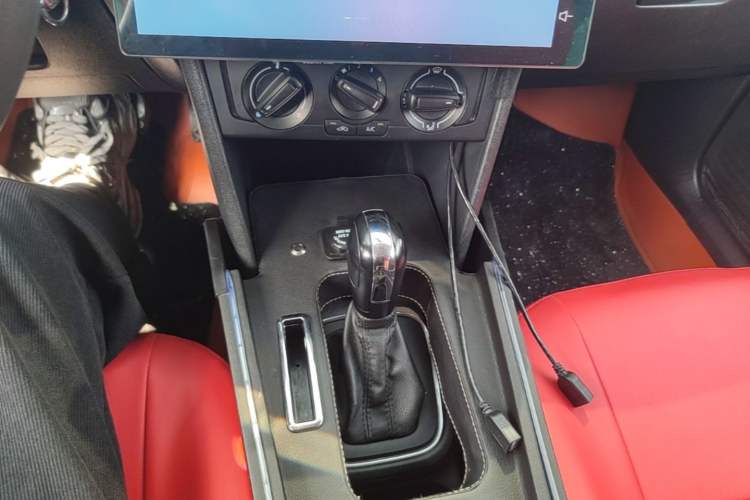 Used Volkswagen Polo 2016 1.4L Automatic Trendy Model Gear Lever