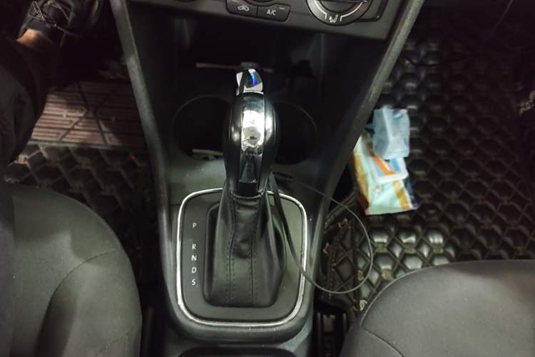Used Volkswagen Polo 2016 1.4L Automatic Trendy Model Gear Lever