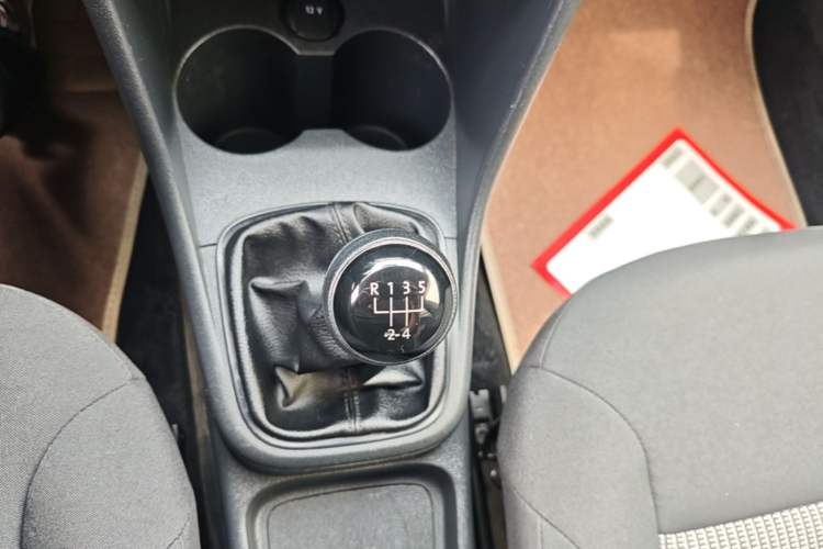 Used Volkswagen Polo 2016 1.4L Manual Fashion Model Gear Lever