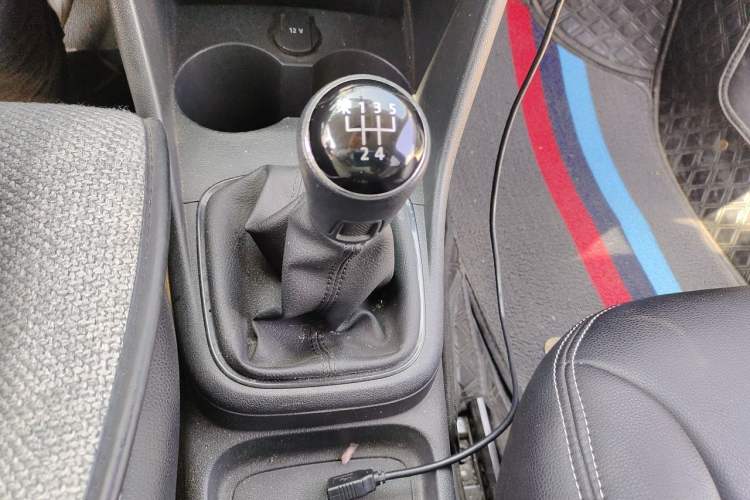 Used Volkswagen Polo 2016 1.4L Manual Fashion Model Gear Lever