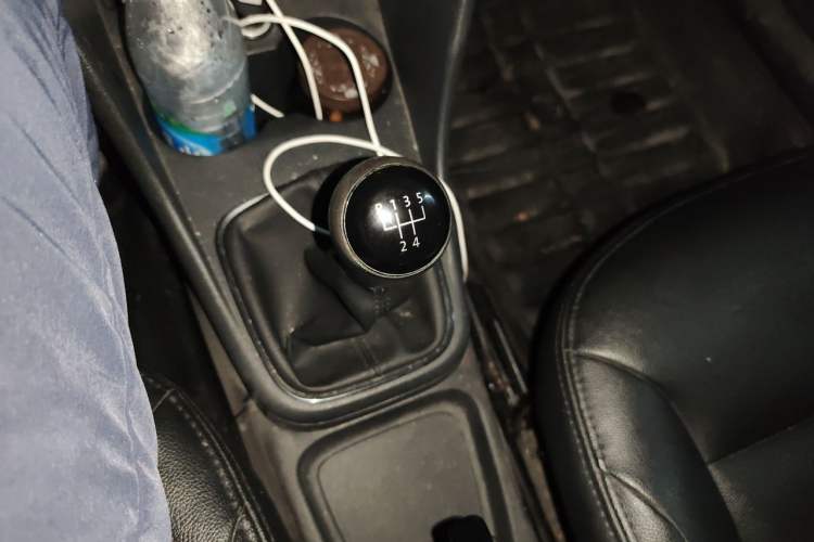 Used Volkswagen Polo 2016 1.4L Manual Fashion Model Gear Lever