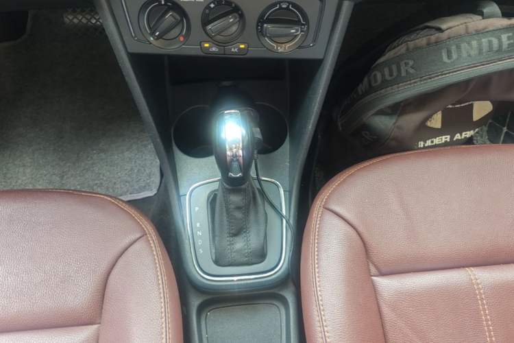 Used Volkswagen Polo 2016 1.4L Automatic Trendy Model Gear Lever