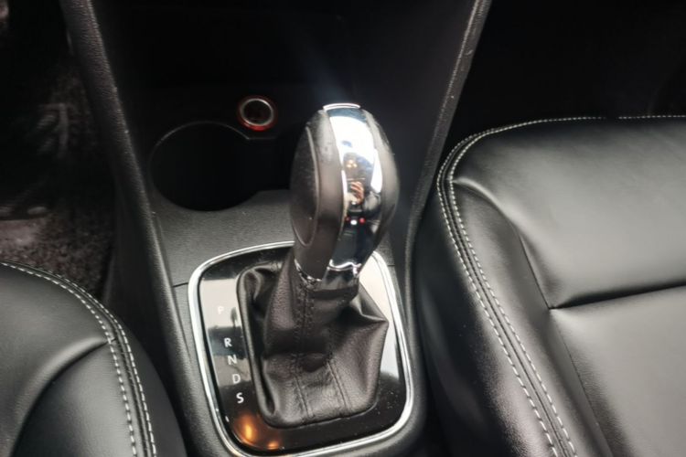 Used Volkswagen Polo 2016 1.6L Automatic Comfort Model Gear Lever