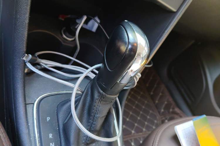 Used Volkswagen Polo 2016 1.4L Automatic Trendy Model Gear Lever