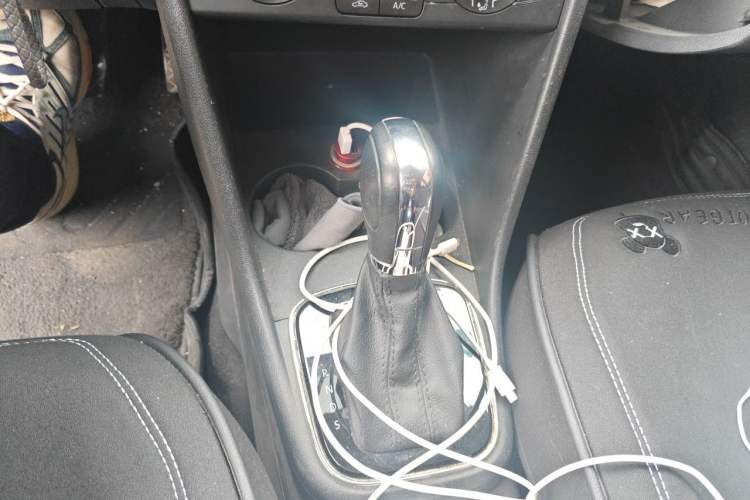 Used Volkswagen Polo 2016 1.6L Automatic Comfort Model Gear Lever