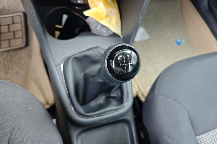 Used Volkswagen Polo 2016 1.4L Manual Fashion Model Gear Lever