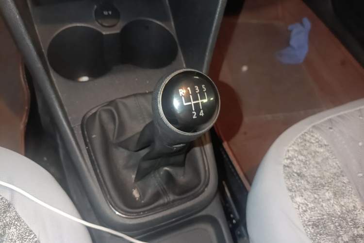 Used Volkswagen Polo 2016 1.4L Manual Fashion Model Gear Lever