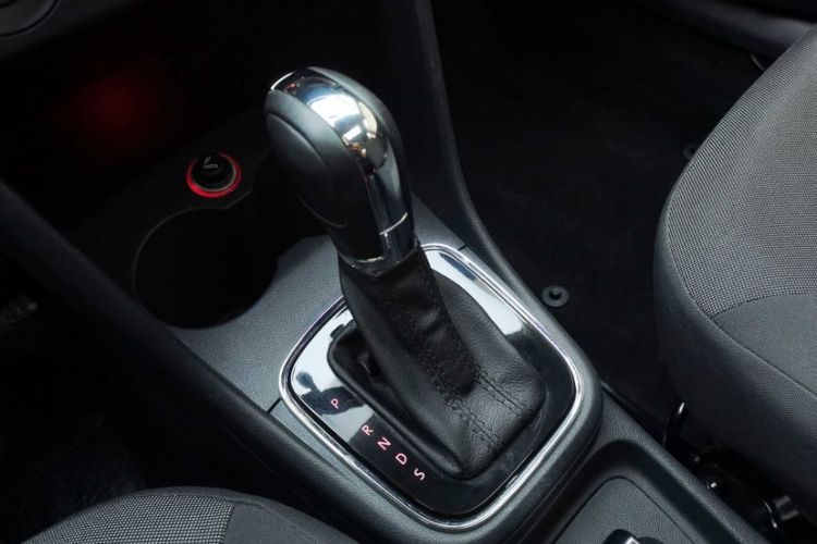 Used Volkswagen Polo 2016 1.6L Automatic Comfort Model Gear Lever